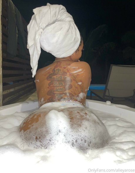 Dejarennae xxx star du porno archive