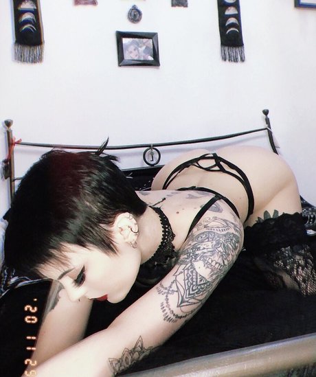 Faerie Blossom estrella pornografica foto