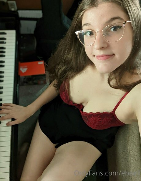 Ebee7 model adult pics