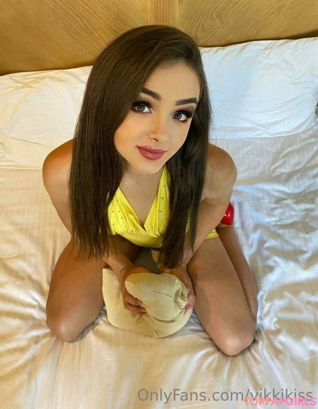 vikkikiss actrice érotique photos