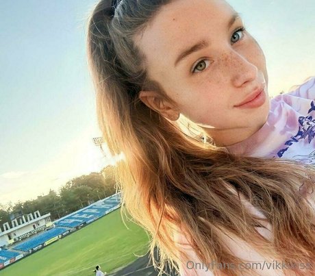 vikkikiss étoile xxx image