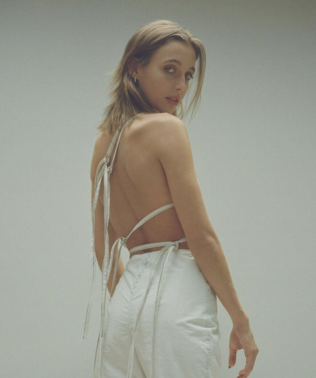 Emma Chamberlain modelo adulto foto
