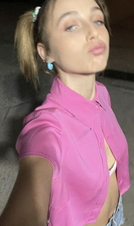 Emma Chamberlain modèle pornographique archive