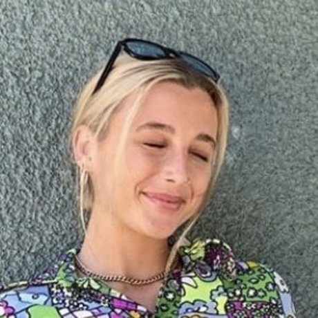 Emma Chamberlain modèle xxx galerie