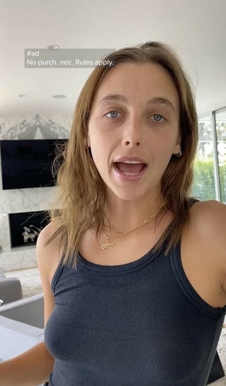 Emma Chamberlain meilleure star du porno photos