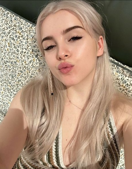 Emiliallure modèle sexy des photos