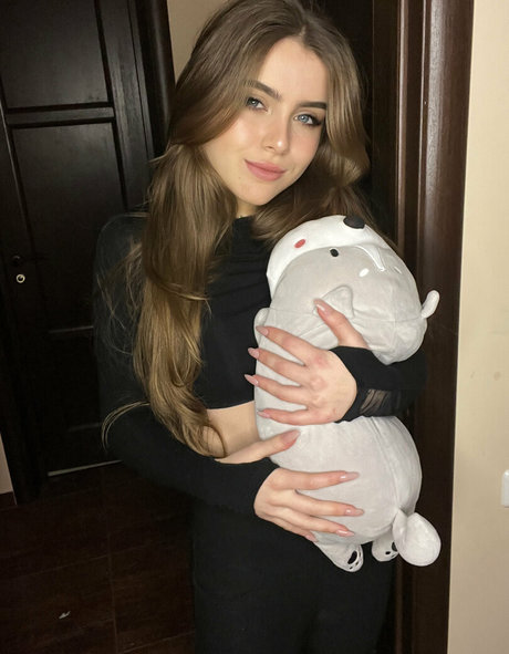 Emiliallure modelo agradable imágenes