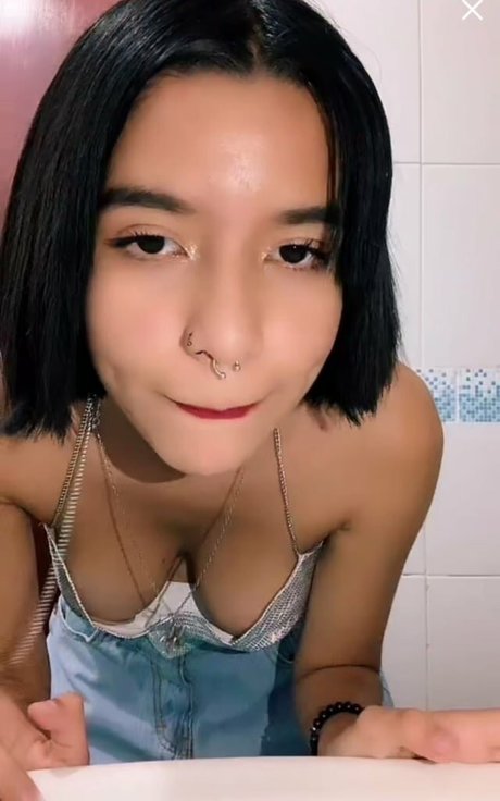 Aylin go4 nude model picture