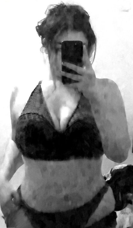 sar eliii desnudos de modelos imágenes