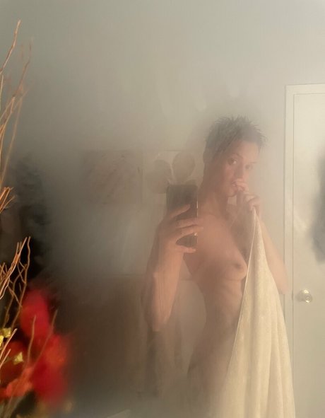 Masha nova actrice chaude galeries