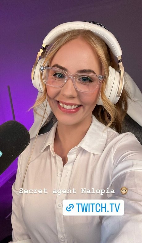 Nalopia modèles nus photos