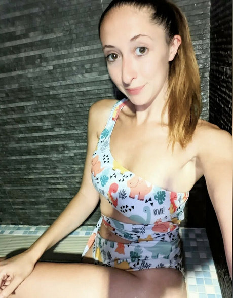 Ellie Hayden star du porno en haute qualité photos