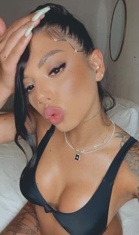 Gina Valentina hermosa actriz galería