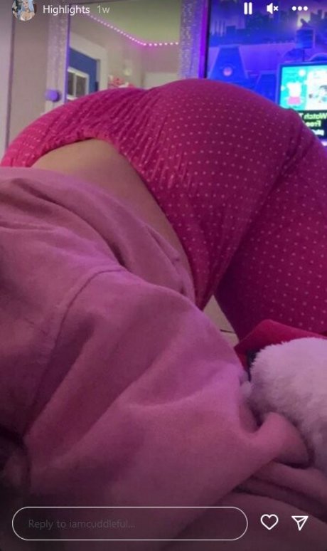 Iamcuddleful pornstar erotic archive