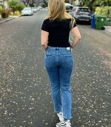 Annie Lederman star galleries