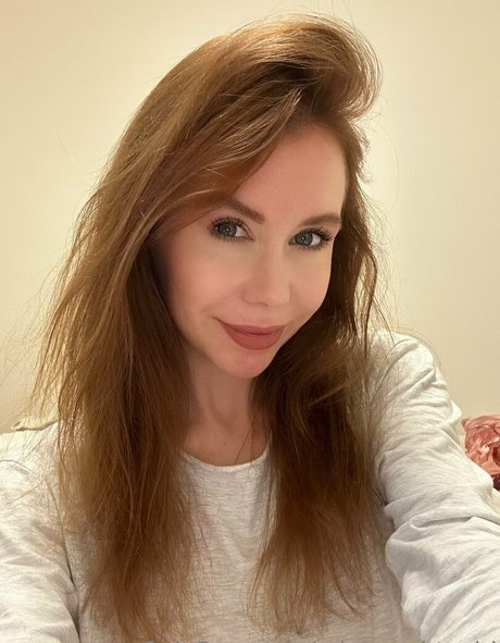 mianaughtygirl modelo exclusivo fotos