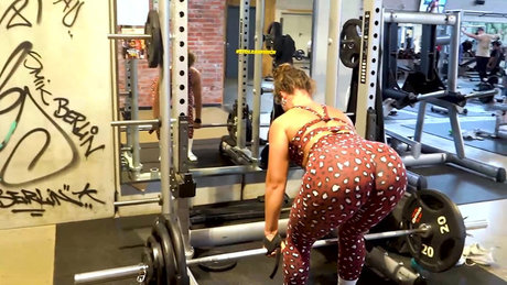 Leonie Kommoss haut modèle photo