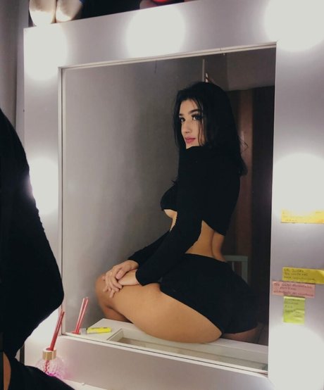 Bia Miranda modelo atractivo imagen