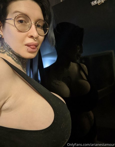 arianestamour nus star du porno photo