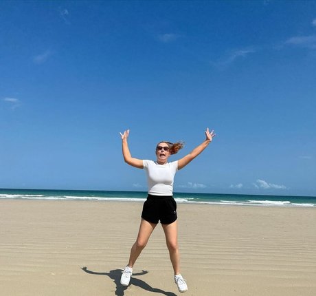 Tannar Eacott star du porno sexy des photos