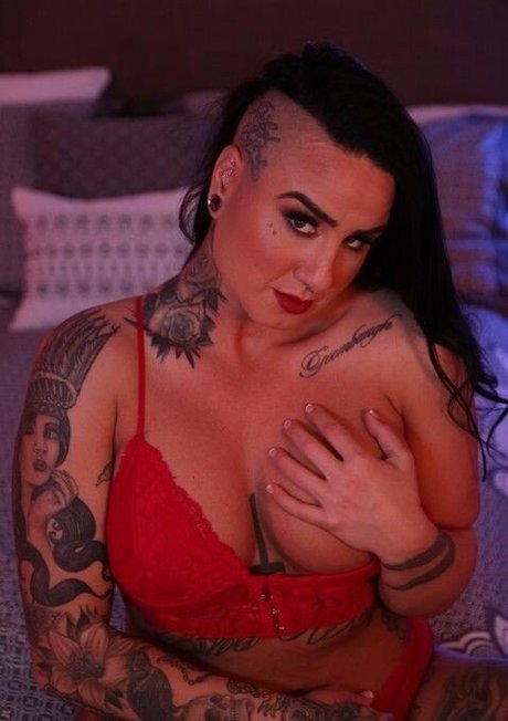 Ashlee Evans Smith pornographic model pic