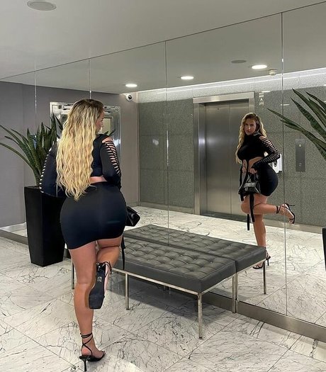 LAURA GOLD sexe de star du porno photo