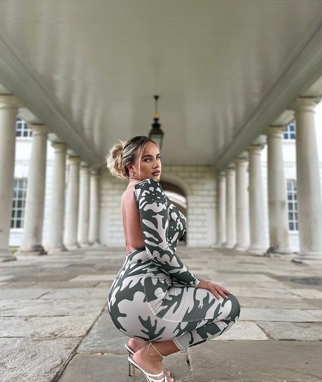 LAURA GOLD modelo adulto imagen