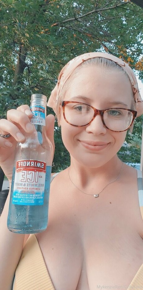 mykenzieren modelo imagen