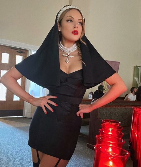 Elizabeth Gillies star du porno érotique galerie