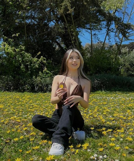 linawinaly pretty pornstar pics