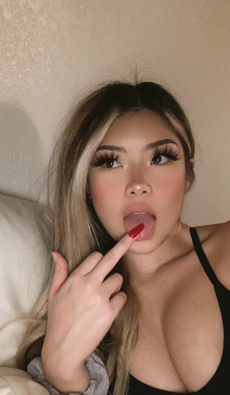 linawinaly star du porno exclusive photo