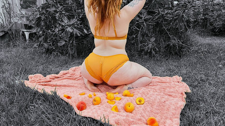 _PeachyPinup_ xxx model pics