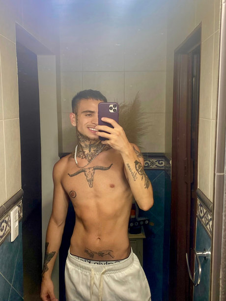 Pavloh star naked img