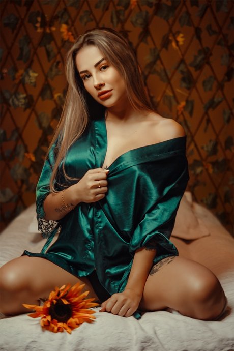 Paula Lond pornstar hot pics