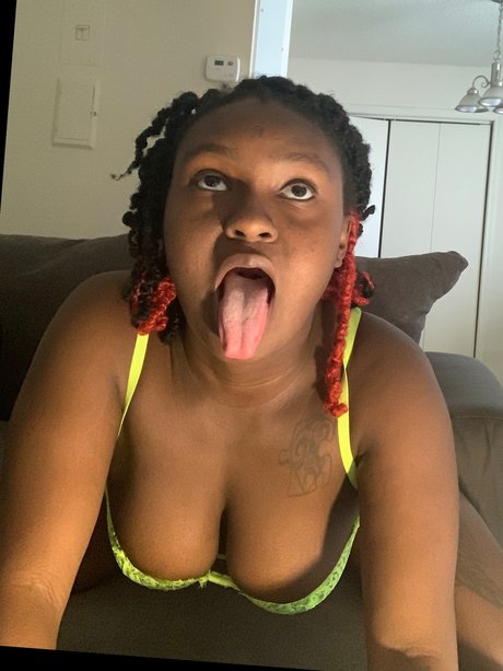 Viccyonyamouth beautiful pornstar pic