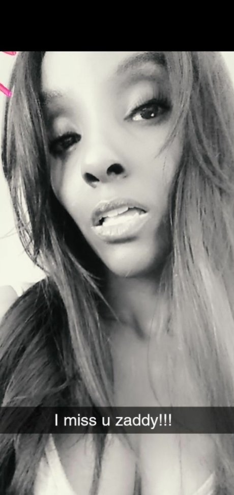 _qweenbaeofficial star pretty image