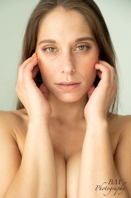 PureCanvas nice actress picture