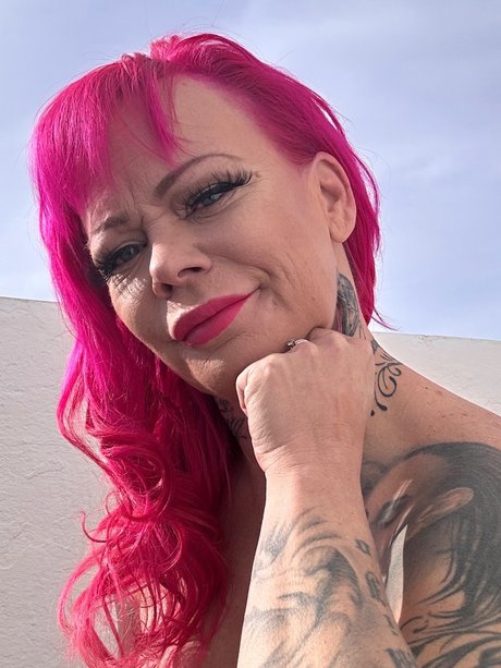 Loving Queen pornstar image