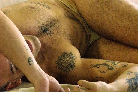 Oscar Miguel top star photo