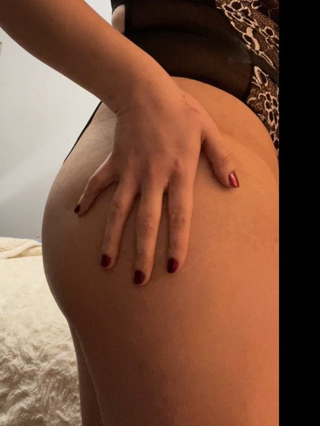 Rebellious Ruby model hot pic