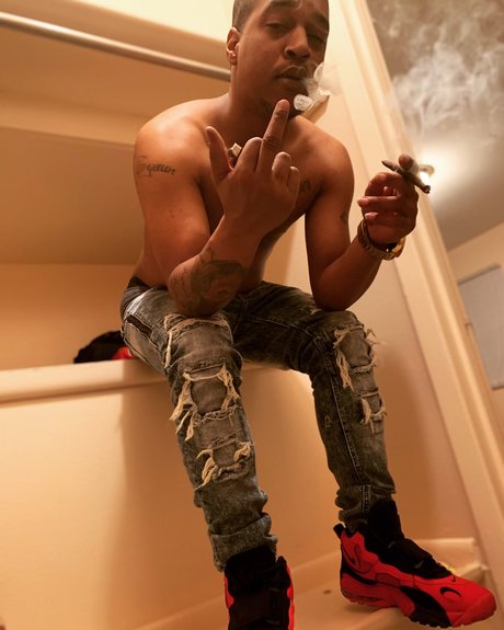 Tone The bone_ nude star pic