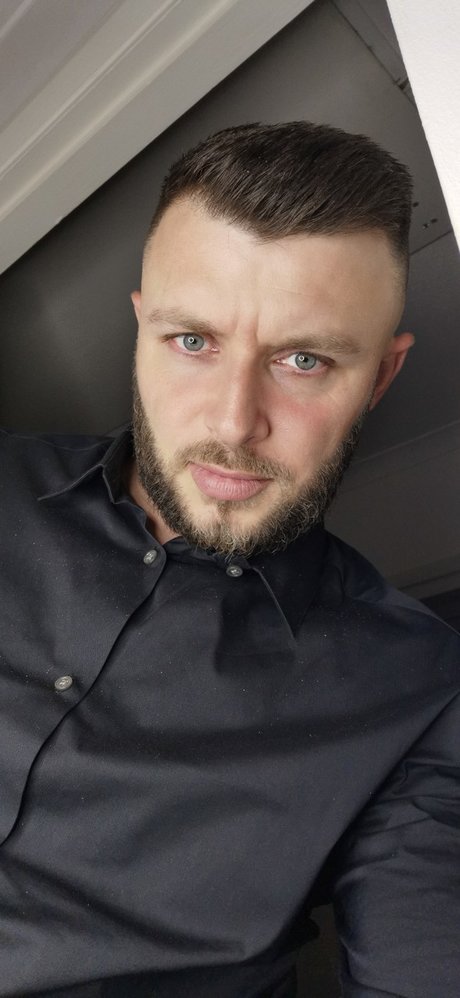 Jake Johnson xxx model image