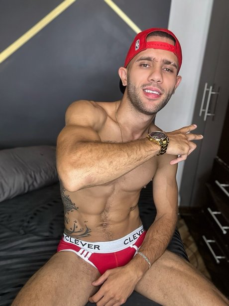 master hot25 model nudes image