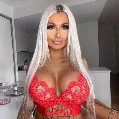 blondebarbiebimb model top photo