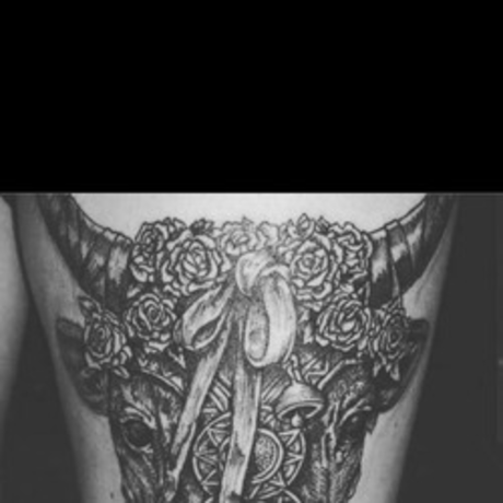 The Freaky Bull modelo atractivo foto