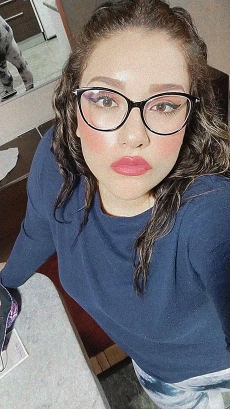 Melany Victoria estrella bonita galerías