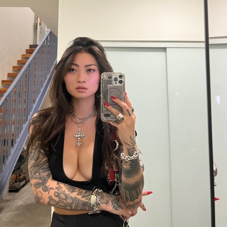 Mae Col sexe star du porno archive