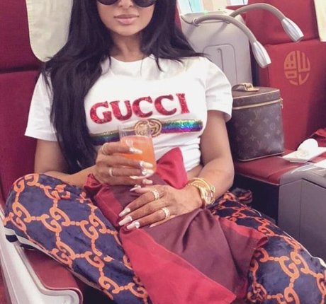 Amelia Maltepe estrella porno gratis fotos