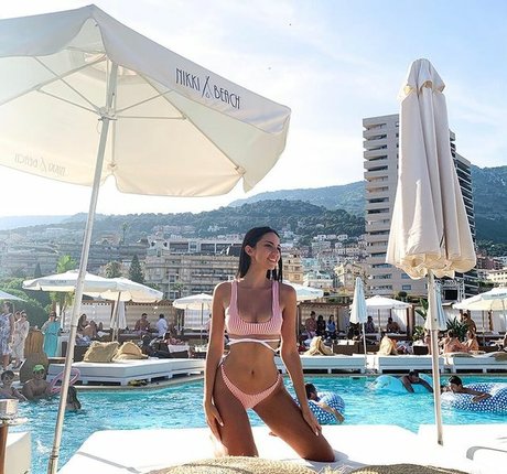 Leila Kraja nus étoiles photos