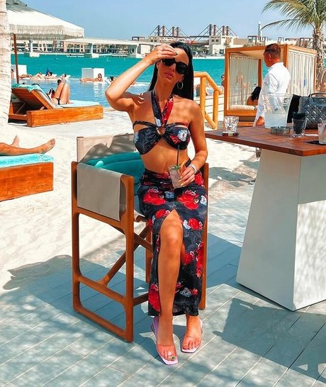 Leila Kraja art de star du porno photos